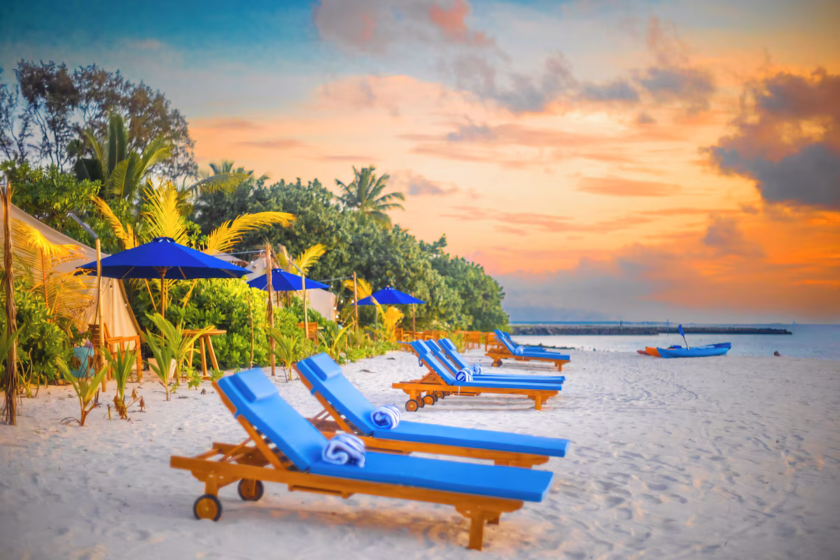 8 Days Maldives Resort — 8