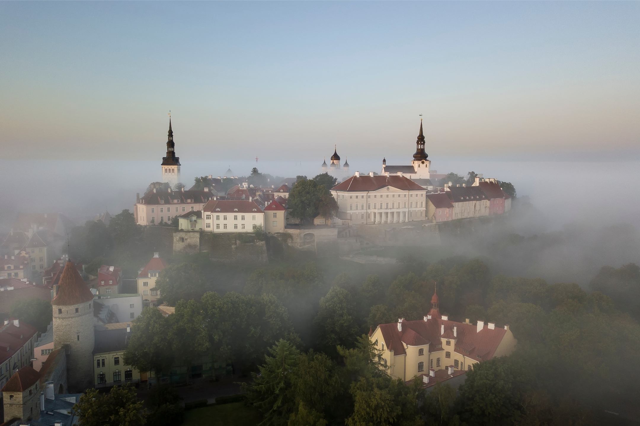 Tallinn Old Town - Aivo Oblikas