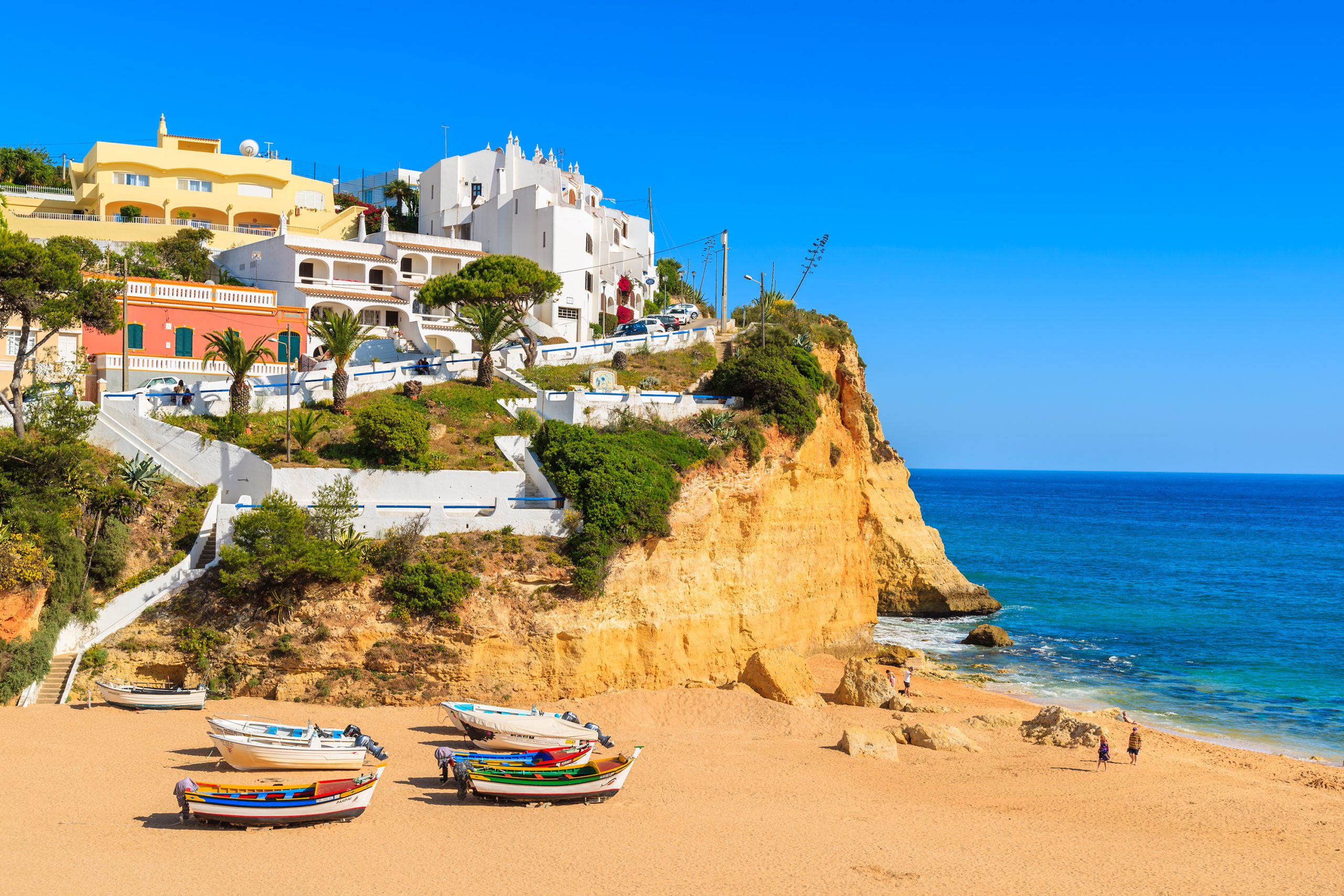 Carvoeiro-coastal-village-in-the-Algarve-and-Golden-Sands