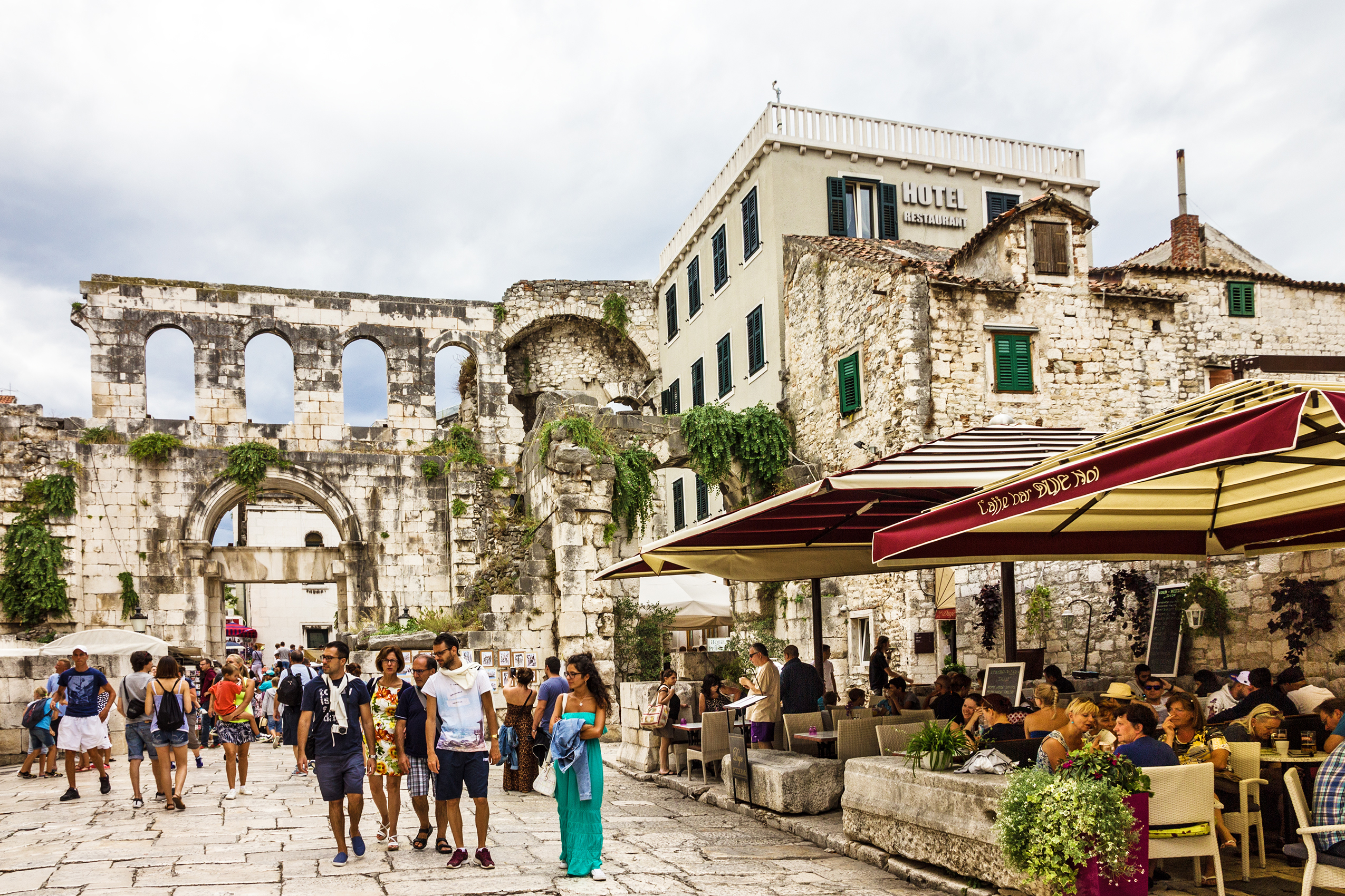 Food scene in Split