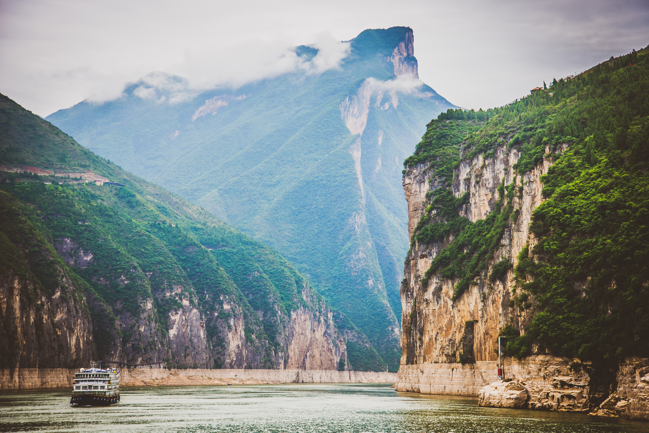 Cruising through The three Gorges on the Yangtze River