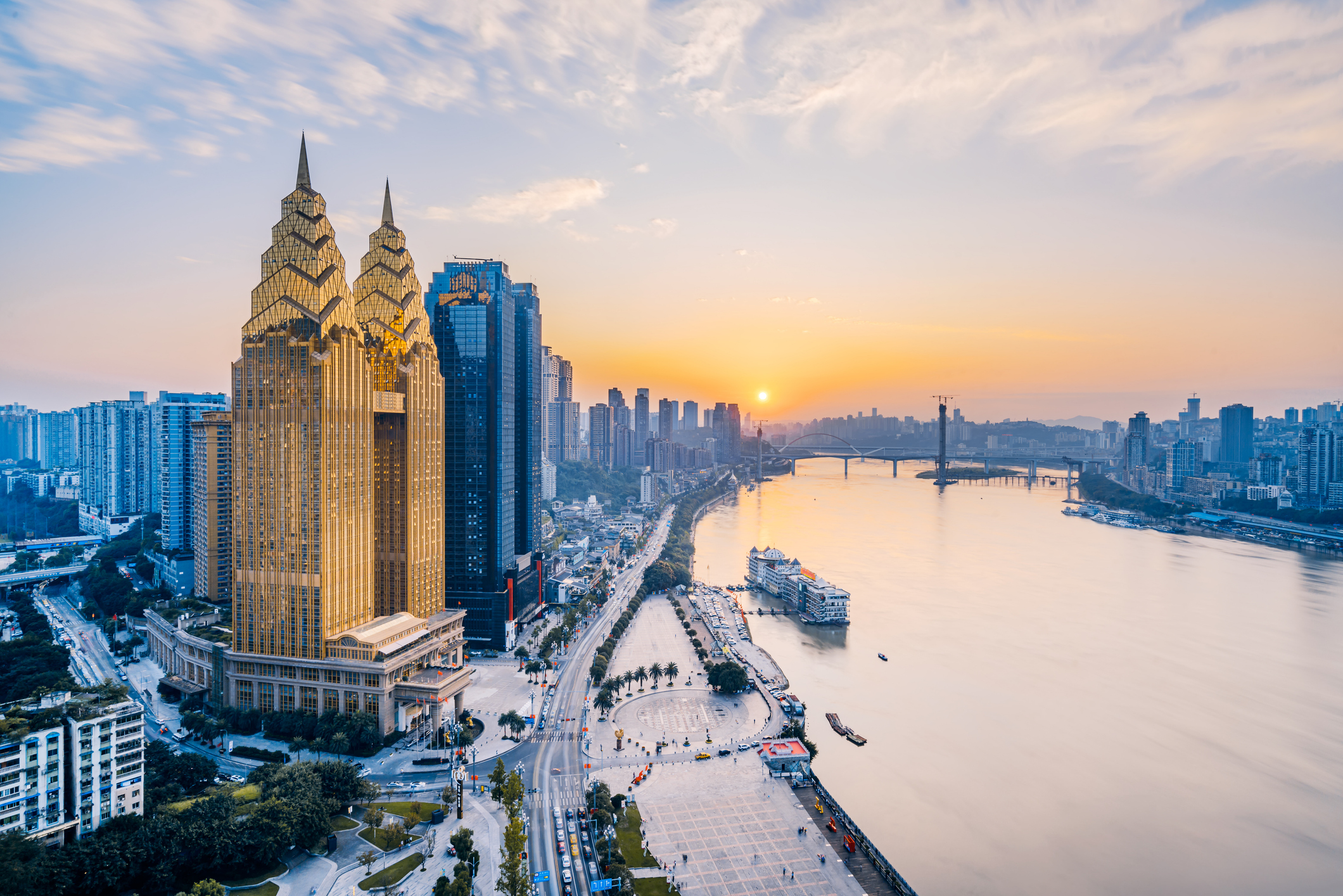 Dusk over the Yangtze River in Chongqing
